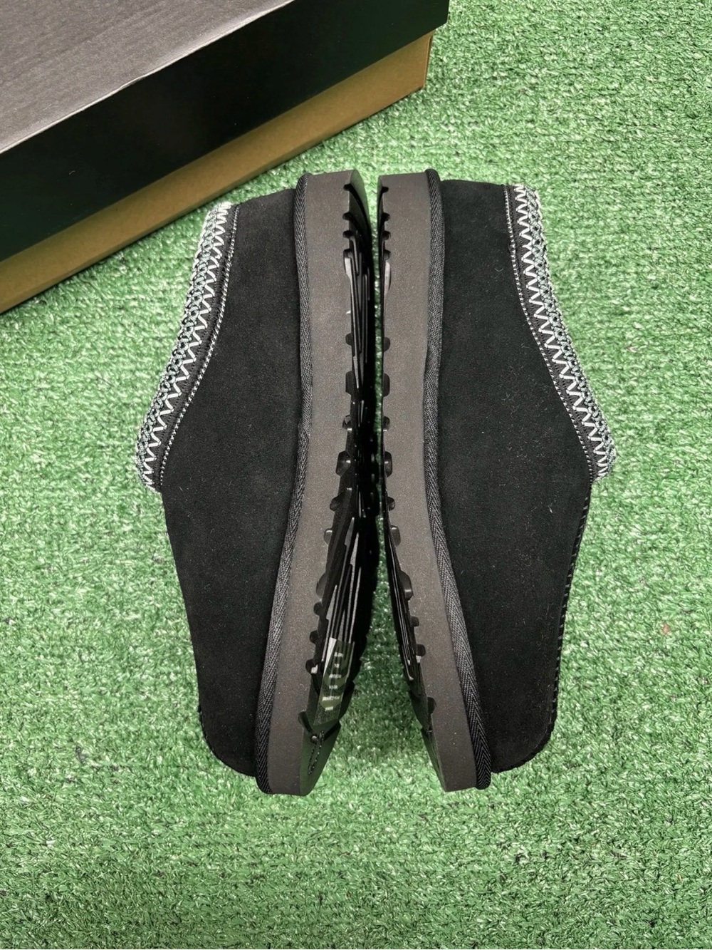 UGG TASMAN II SLIPPER BLACK SIZE 9 - Picture 3 of 9